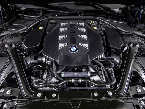 Used 2025 BMW 760i xDrive w/ Executive Package AWD/4WD image 47