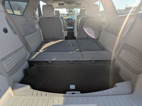 Used 2013 Buick Enclave Premium image 9