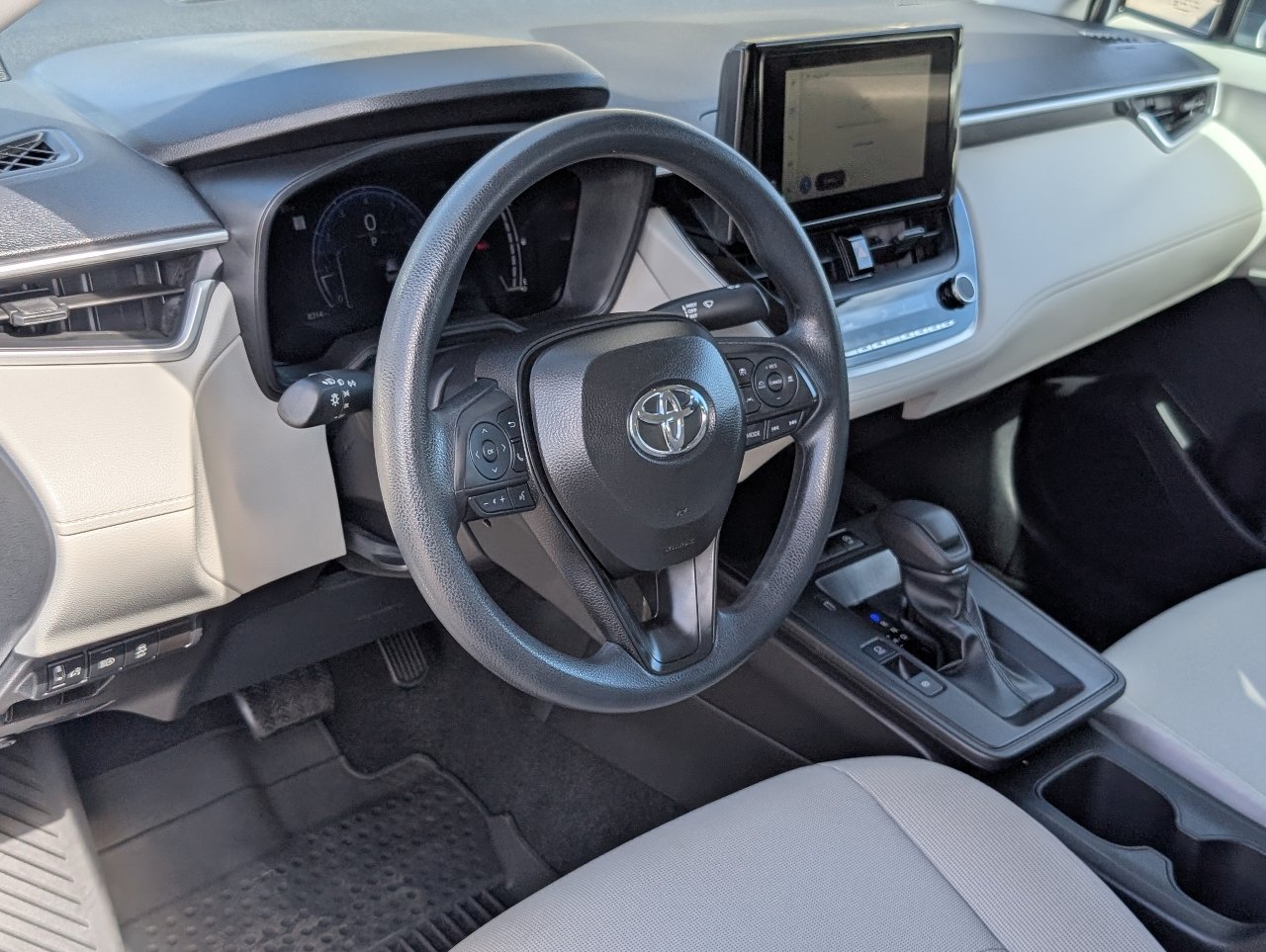 Used 2026 Toyota Corolla Cross L FWD image 14