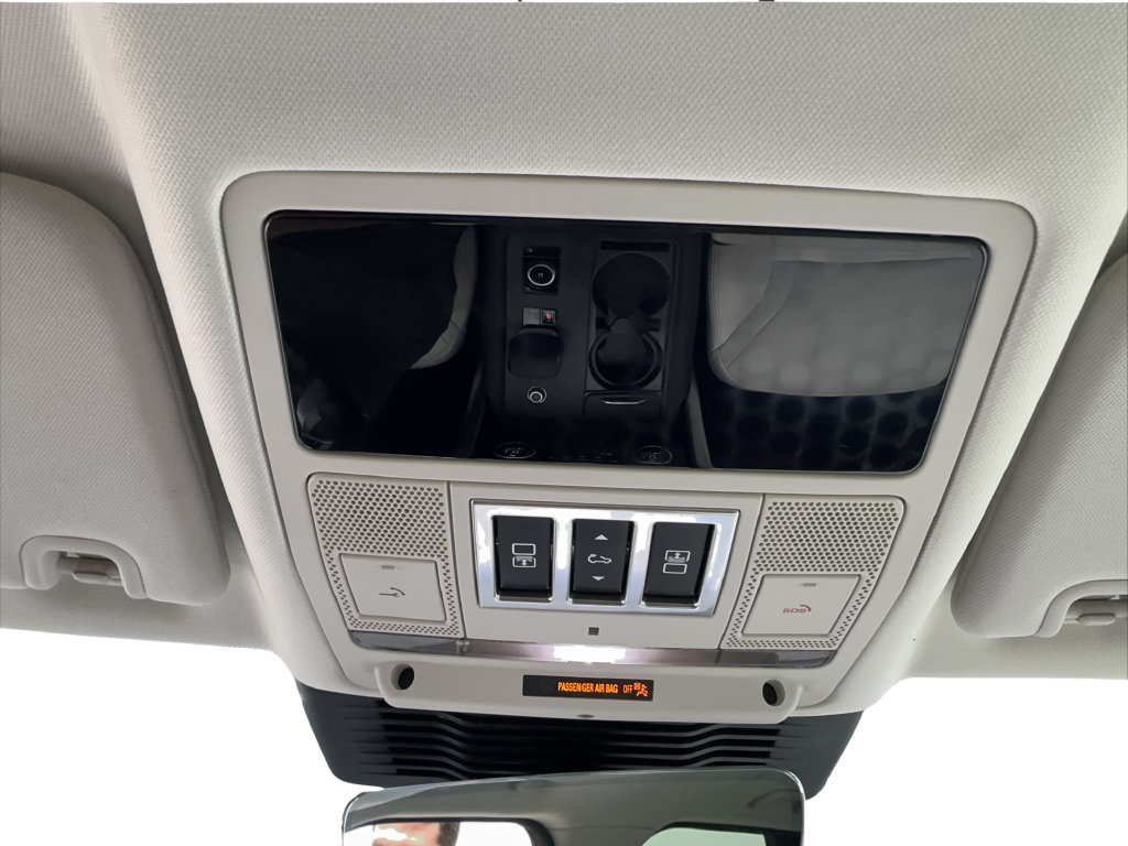 Used 2025 Land Rover Discovery S AWD/4WD image 50
