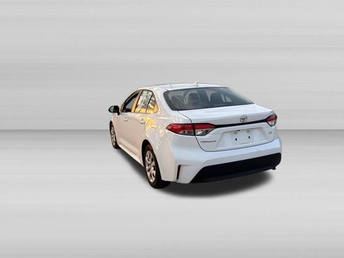 Used 2025 Toyota Corolla LE FWD image 7