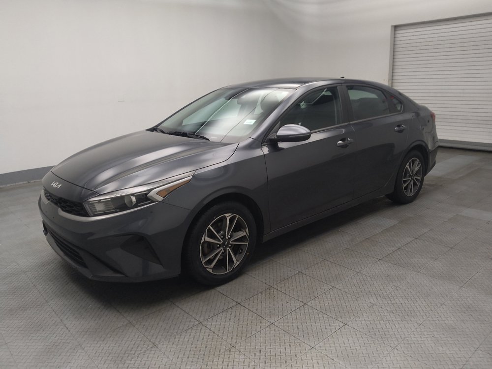 Used 2023 Kia Forte LXS w/ LXS Technology Package FWD image 2