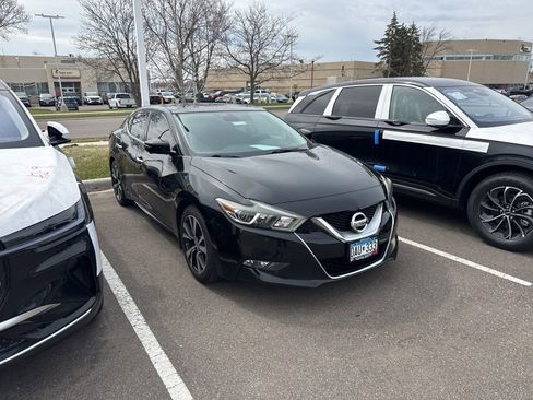 Used 2016 Nissan Maxima Platinum image 2