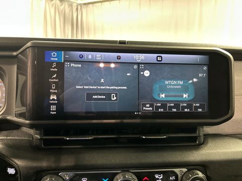 Used 2024 Jeep Gladiator Sport AWD/4WD image 17