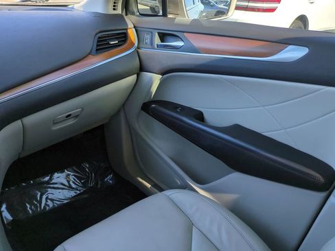 Used 2019 Lincoln MKC Select w/ Select Plus Package image 17