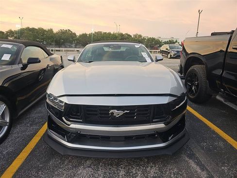 Used 2026 Ford Mustang Premium RWD image 3