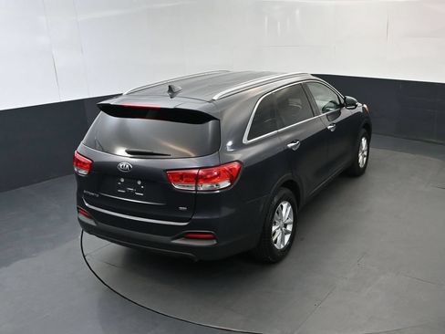 Used 2017 Kia Sorento FWD w/ LX Convenience Package image 32