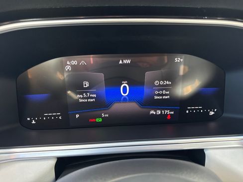 New 2026 Volkswagen Taos SE image 20