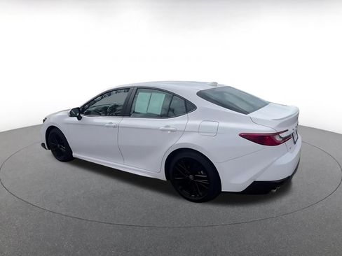 Used 2025 Toyota Camry SE image 10