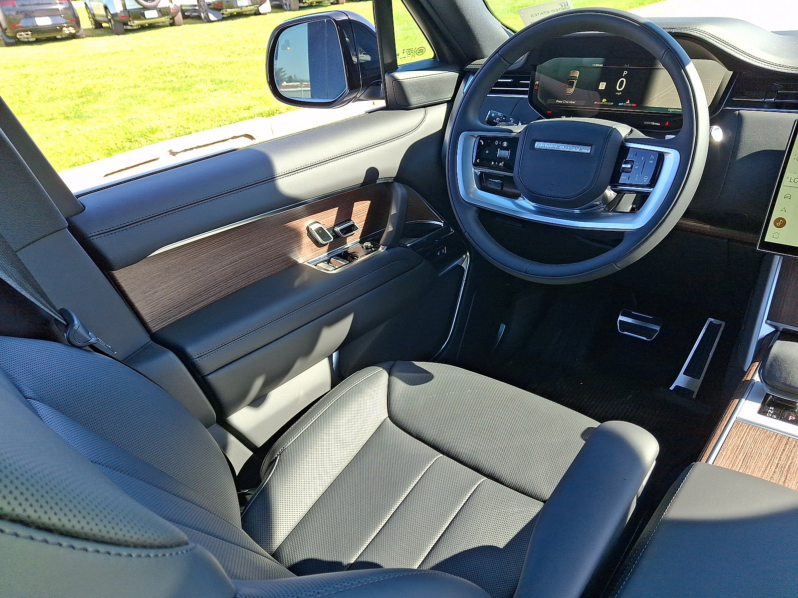 New 2027 Land Rover Range Rover Long Wheelbase SE AWD/4WD image 8