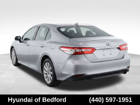 Used 2019 Toyota Camry LE w/ Convenience Package FWD image 3