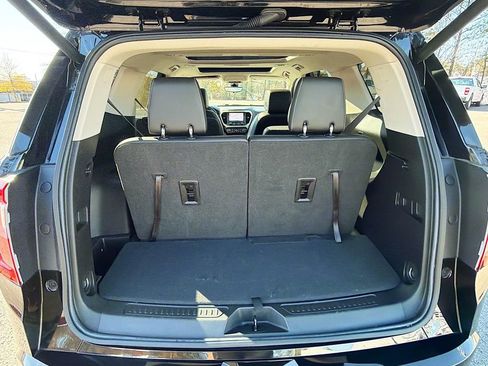 Used 2023 GMC Acadia Denali w/ Denali Ultimate Package image 28