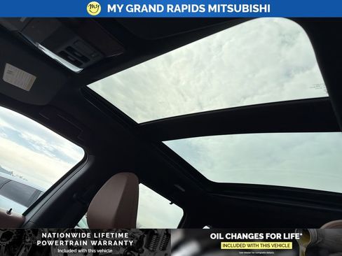 New 2026 Mitsubishi Outlander SEL image 23