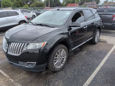 Used 2013 Lincoln MKX AWD image 1