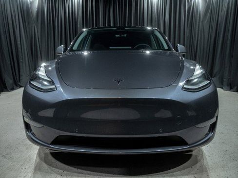 Used 2022 Tesla Model Y Performance image 2