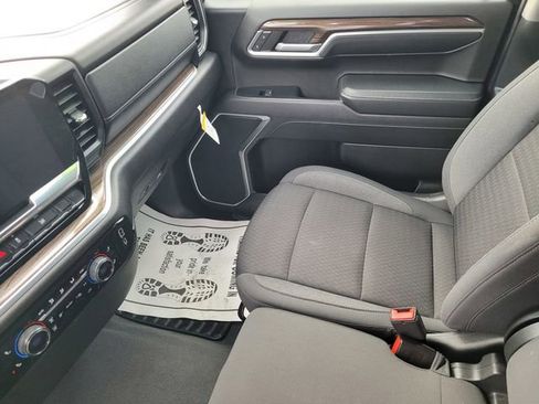 Used 2022 Chevrolet Silverado 1500 LT AWD/4WD image 12