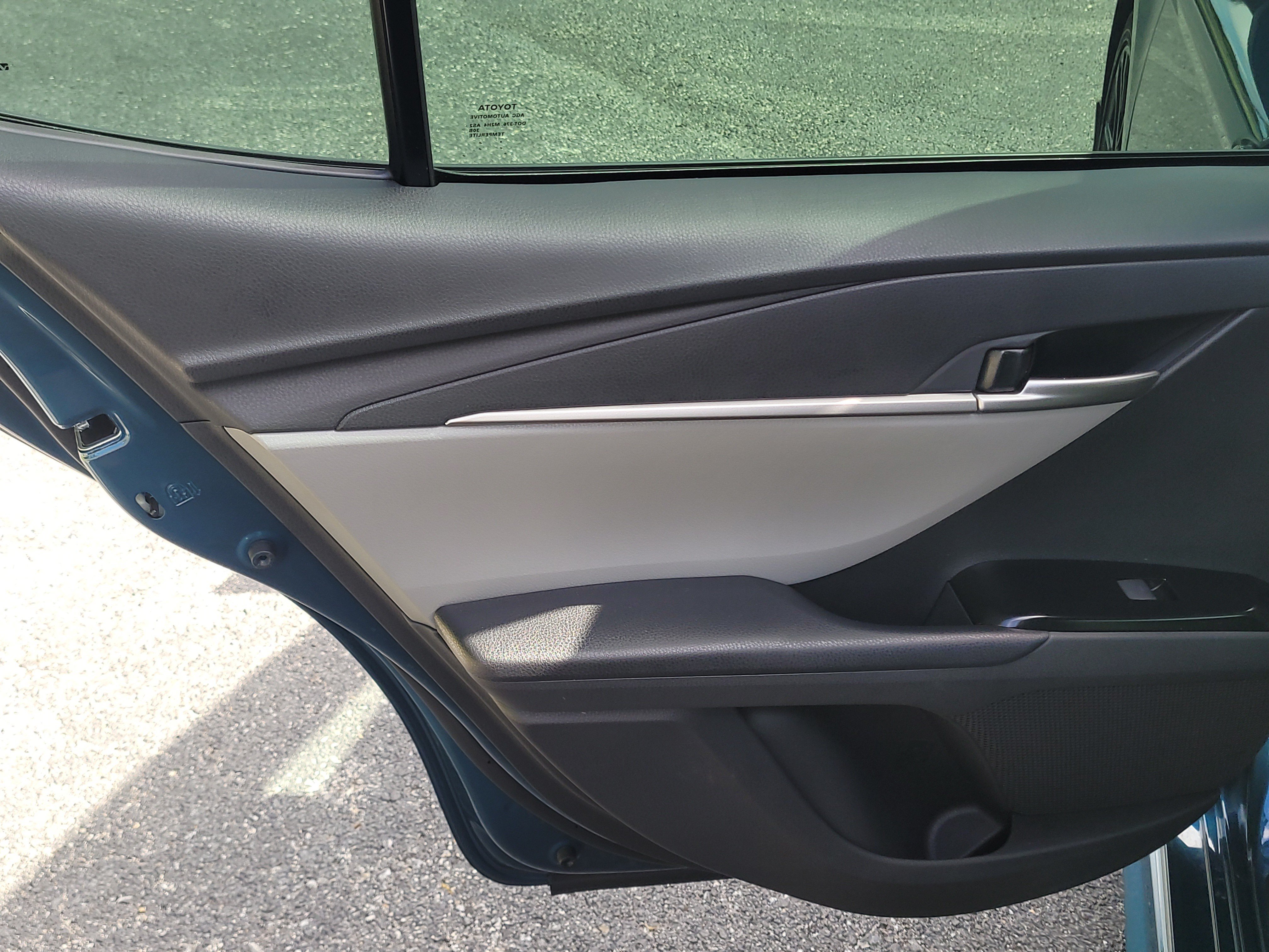 Used 2025 Toyota Camry SE FWD image 11