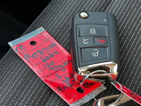 Used 2024 Volkswagen Tiguan S image 50