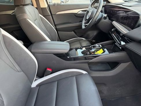 Certified 2025 Buick Envision Sport Touring image 6