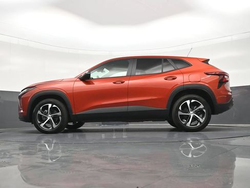 Used 2024 Chevrolet Trax RS FWD image 19