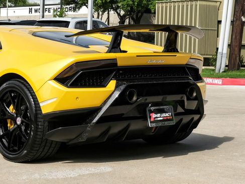 Used 2018 Lamborghini Huracan Performante image 12
