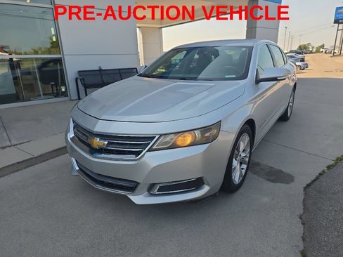 Used 2014 Chevrolet Impala LT w/ Convenience Package FWD image 2