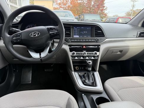 Used 2020 Hyundai Elantra SEL image 12