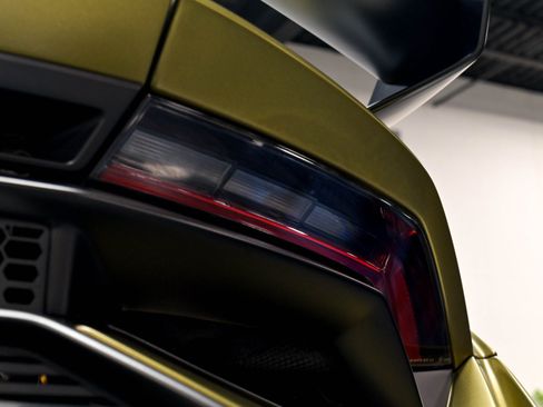 Used 2023 Lamborghini Huracan STO RWD image 82