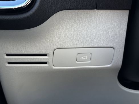 New 2026 Volvo XC40 B5 Plus w/ Protection Package Premier image 20