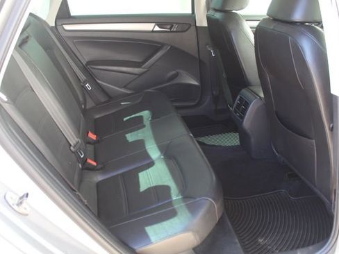 Used 2014 Volkswagen Passat 2.5 SE image 15