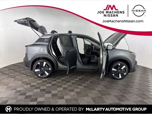 Certified 2025 Nissan Kicks SR w/ Illumination Package image 13