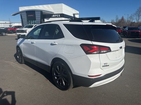 Used 2022 Chevrolet Equinox RS w/ Infotainment Package image 3
