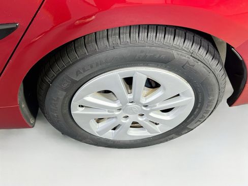 Used 2017 Toyota Prius Four FWD image 30