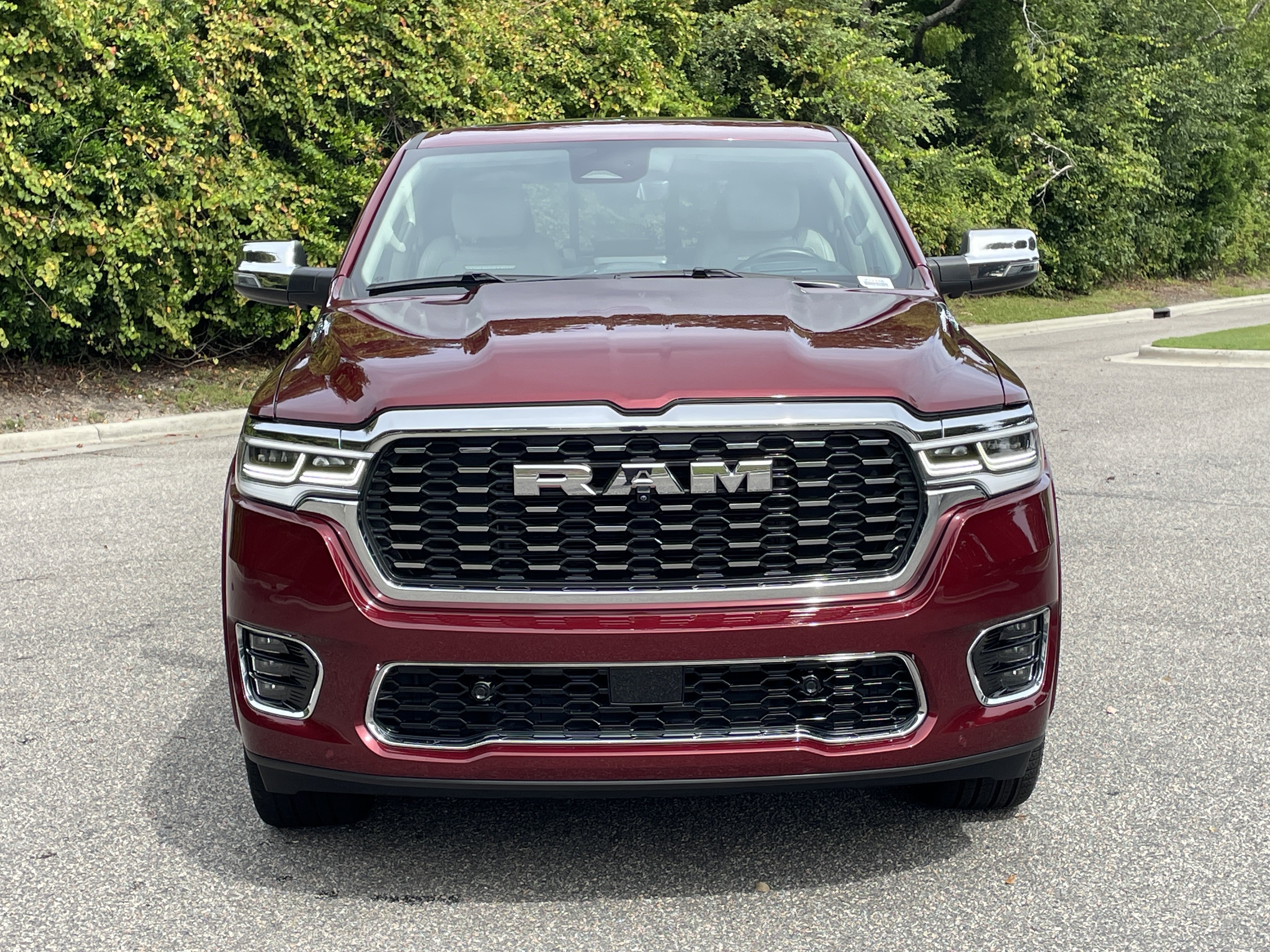 Used 2025 RAM 1500 Tungsten AWD/4WD image 3