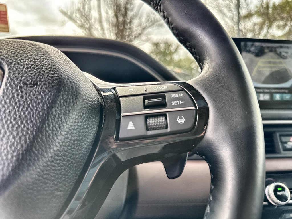 Used 2025 Honda Pilot Elite image 32