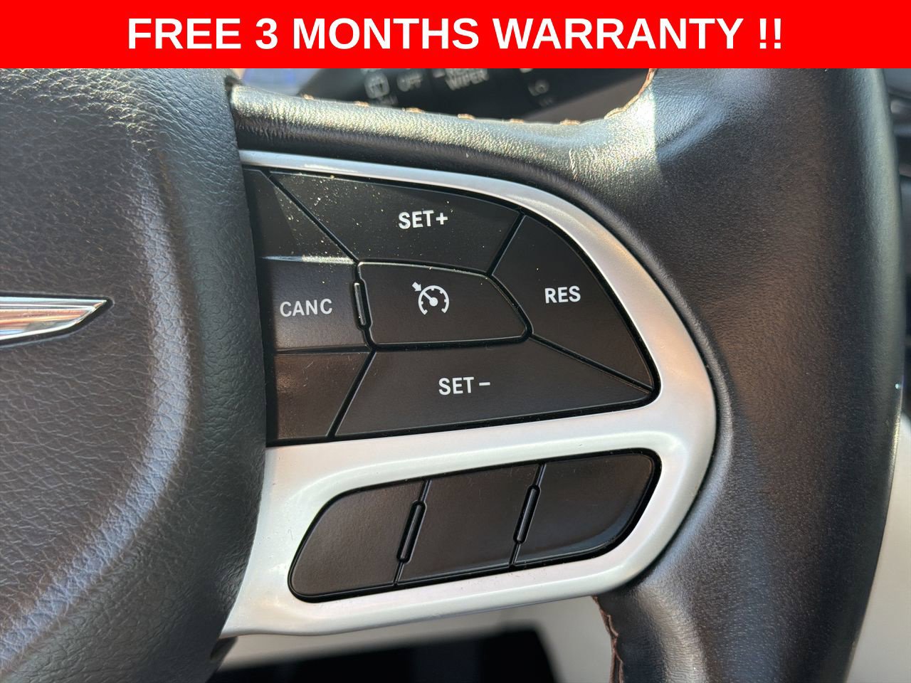 Used 2017 Chrysler Pacifica Touring-L FWD image 41