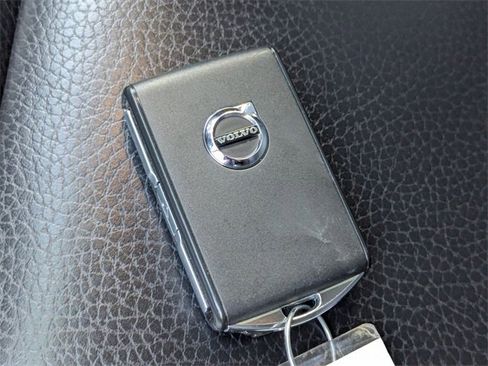 Used 2023 Volvo V60 B5 Cross Country Plus w/ Climate Package image 31