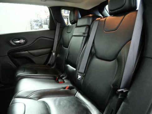 Used 2016 Jeep Cherokee Limited AWD/4WD image 15