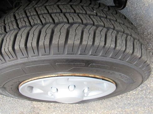 Used 2013 Ford E-150 and Econoline 150 w/ Exterior Upgrade Pkg image 19