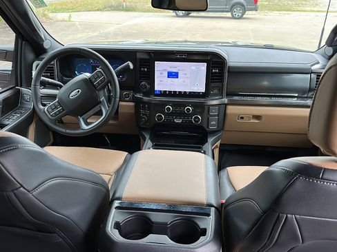 Used 2026 Ford F250 Lariat w/ Lariat Premium Package image 16