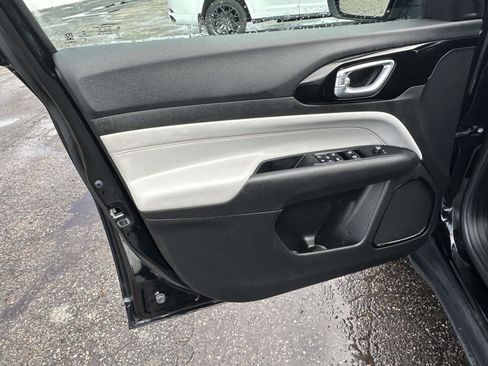 Used 2022 Jeep Compass Limited image 15