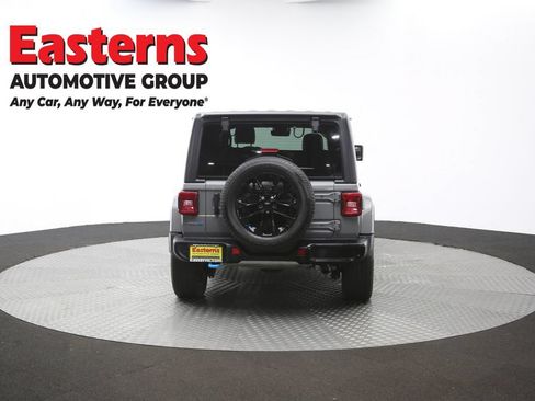 Used 2022 Jeep Wrangler Unlimited Sahara w/ Cold Weather Group AWD/4WD image 36