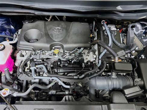 Certified 2024 Toyota Sienna XLE image 27