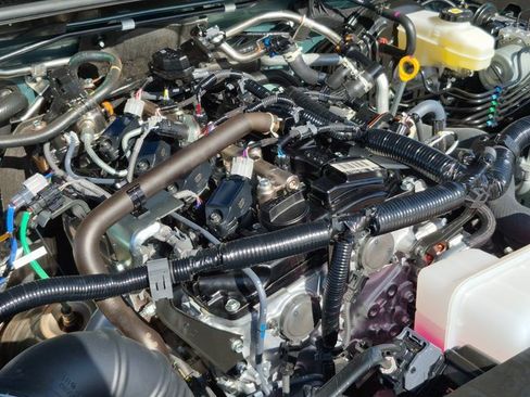 Used 2025 Toyota 4Runner TRD Off-Road Premium image 23