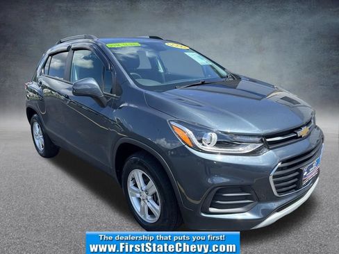 Used 2022 Chevrolet Trax LT w/ LT Convenience Package AWD/4WD image 1