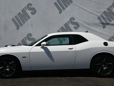 Used 2016 Dodge Challenger R/T image 6