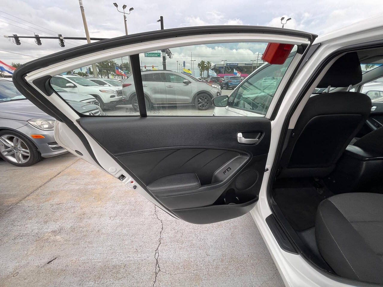 Used 2018 Kia Forte LX FWD image 11