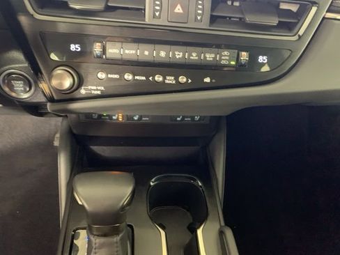 Certified 2025 Lexus ES 350 w/ Accessory Package (Z2) FWD image 26
