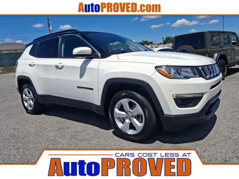 Used 2020 Jeep Compass Latitude w/ Cold Weather Group AWD/4WD image 1