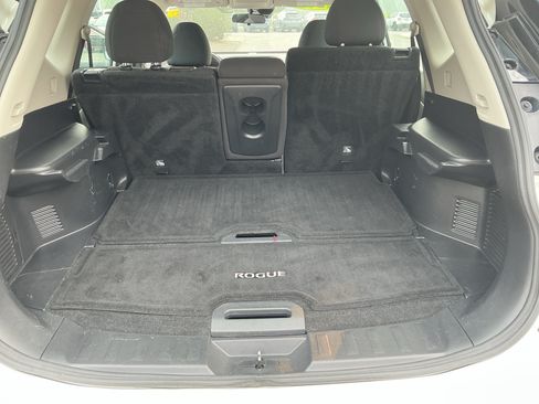 Used 2019 Nissan Rogue S AWD/4WD image 17